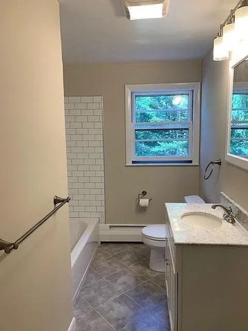 7 Esmond Ave 1, Wakefield, MA 01880