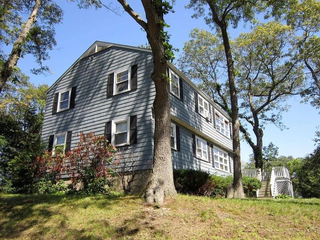 7 Esmond Ave 1, Wakefield, MA 01880