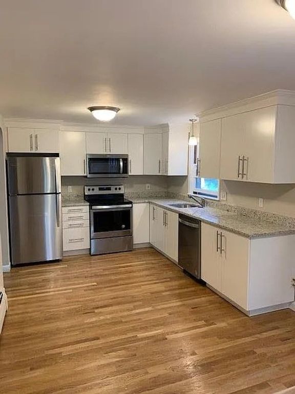 7 Esmond Ave 1, Wakefield, MA 01880