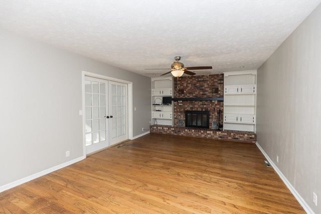 2214 Country Hills Rd, Salina, KS 67401