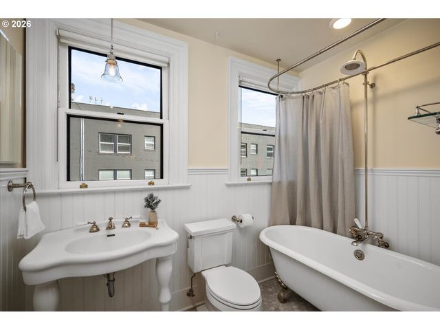 414 Nw 22ND Ave, Portland, OR 97210