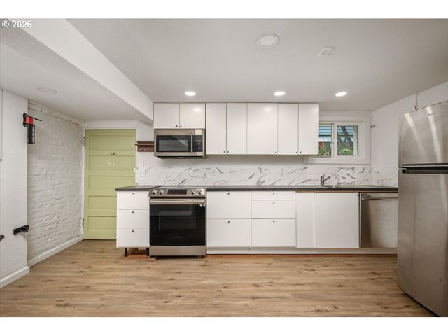 414 Nw 22ND Ave, Portland, OR 97210