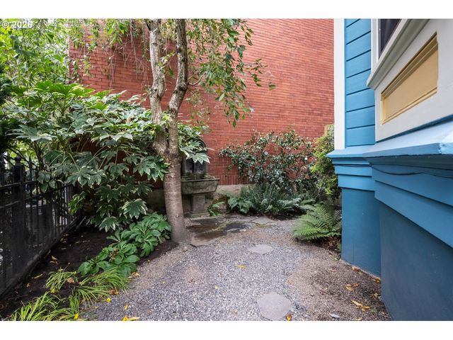 414 Nw 22ND Ave, Portland, OR 97210