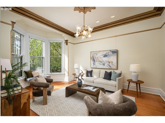414 Nw 22ND Ave, Portland, OR 97210