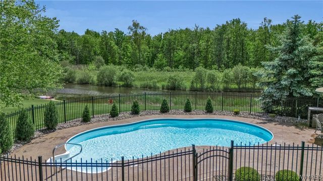 27 Chicory Lane, Lancaster, NY 14086