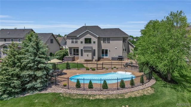 27 Chicory Lane, Lancaster, NY 14086