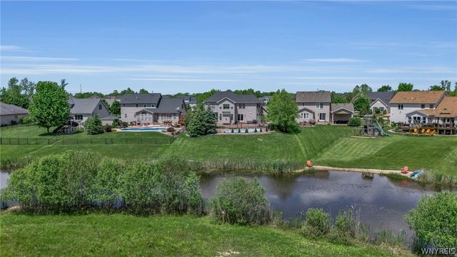 27 Chicory Lane, Lancaster, NY 14086