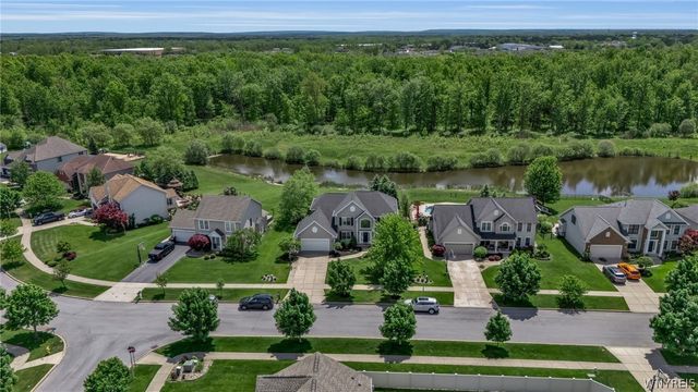 27 Chicory Lane, Lancaster, NY 14086