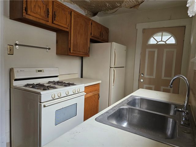 7235 Upland St, Homewood Brushton, PA 15208