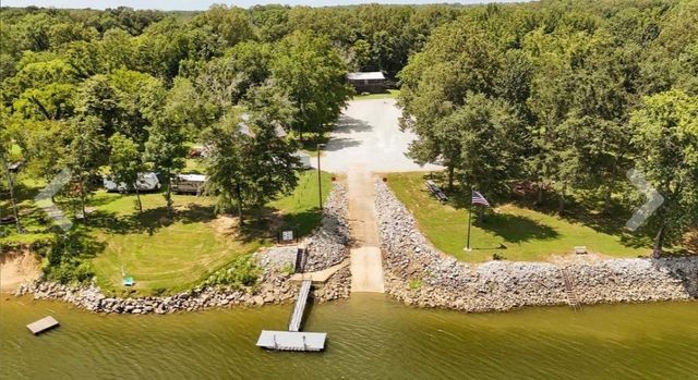 954 Stokes Ln, Bath Springs, TN 38311