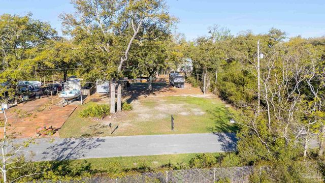 317 Katie St, Milton, FL 32583