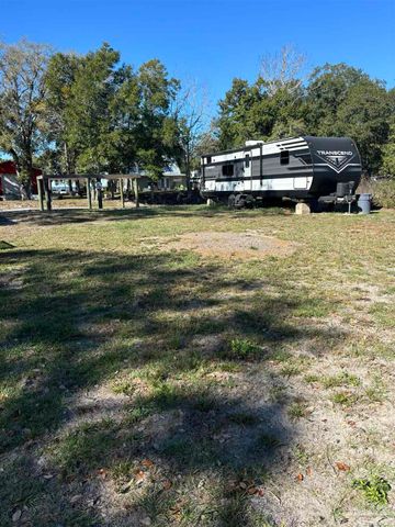 317 Katie St, Milton, FL 32583