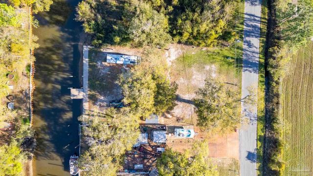 317 Katie St, Milton, FL 32583