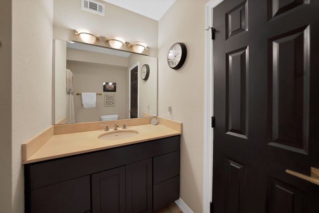 2722 Knight Street 407B, Dallas, TX 75219