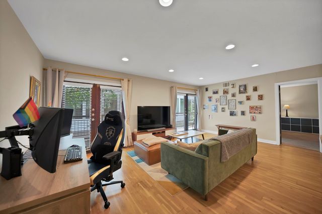 2722 Knight Street 407B, Dallas, TX 75219