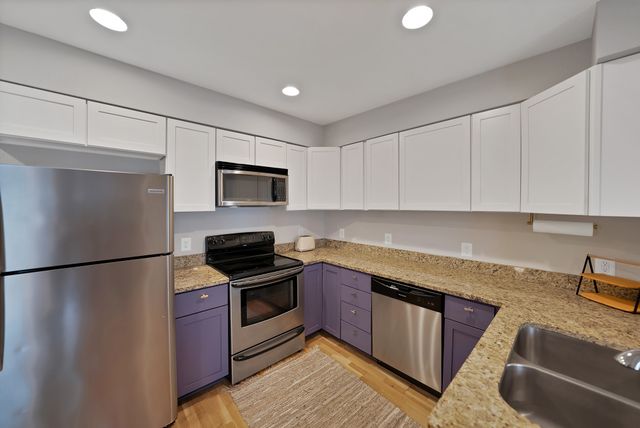 2722 Knight Street 407B, Dallas, TX 75219