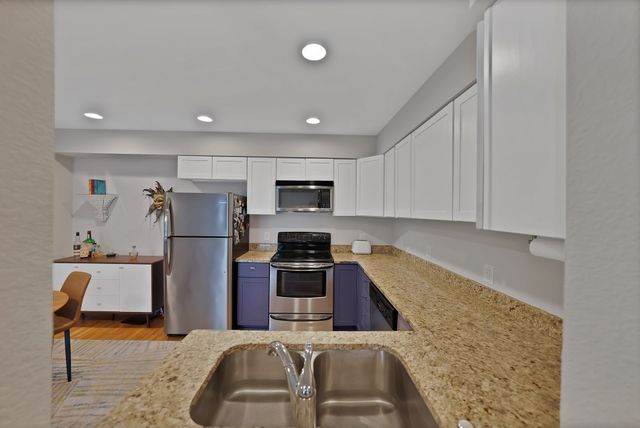 2722 Knight Street 407B, Dallas, TX 75219