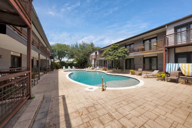 2722 Knight Street 407B, Dallas, TX 75219