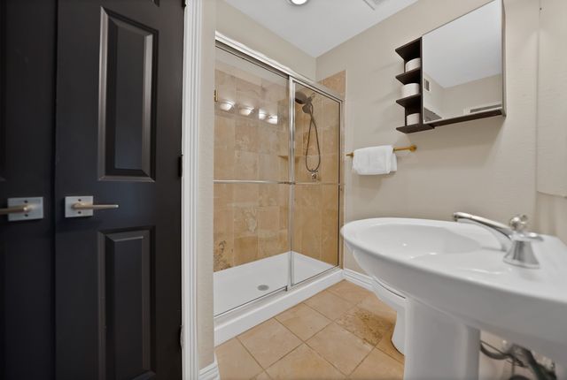 2722 Knight Street 407B, Dallas, TX 75219