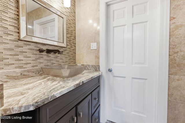 3009 Lightheart Rd, Louisville, KY 40222