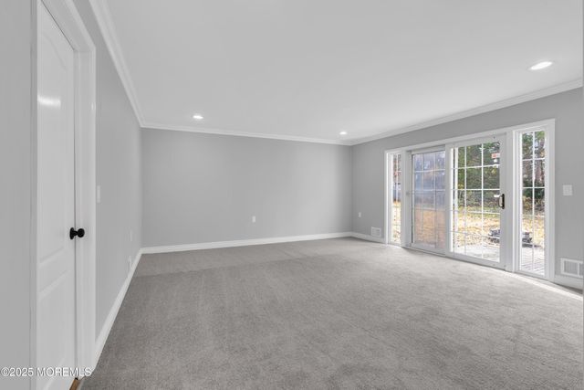 2 Zimm Lane, Jackson, NJ 08527