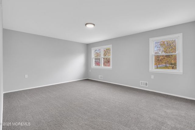 2 Zimm Lane, Jackson, NJ 08527