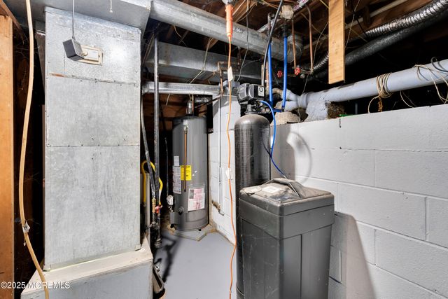 2 Zimm Lane, Jackson, NJ 08527