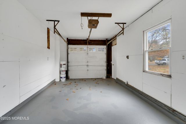 2 Zimm Lane, Jackson, NJ 08527