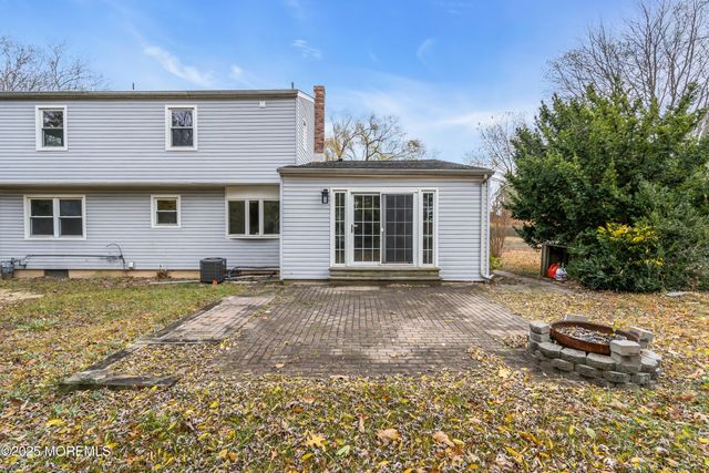 2 Zimm Lane, Jackson, NJ 08527