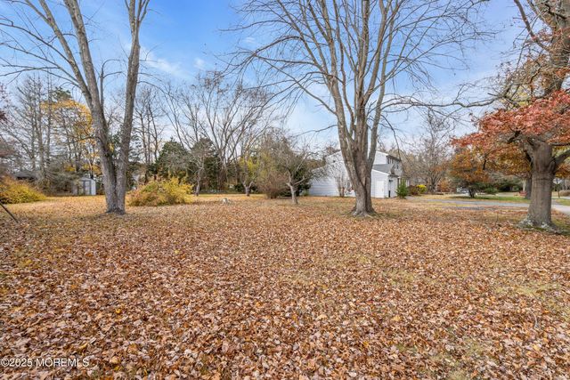 2 Zimm Lane, Jackson, NJ 08527