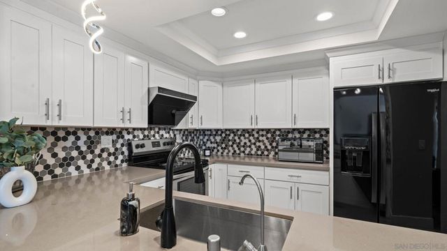 6228 Caminito Araya, San Diego, CA 92122