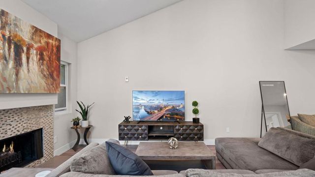 6228 Caminito Araya, San Diego, CA 92122