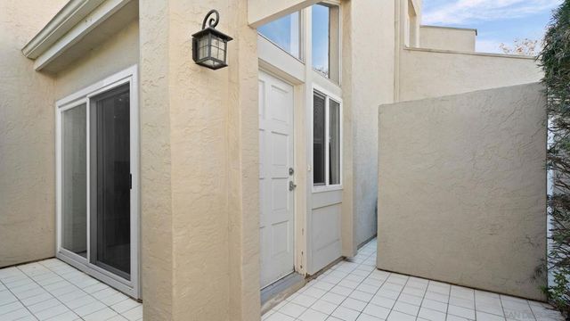 6228 Caminito Araya, San Diego, CA 92122