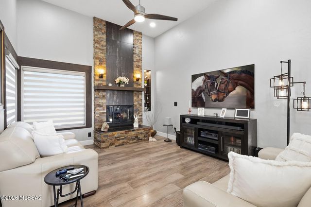 3040 W Camino Claveles, Tucson, AZ 85745