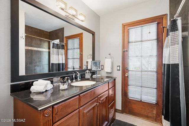 3040 W Camino Claveles, Tucson, AZ 85745