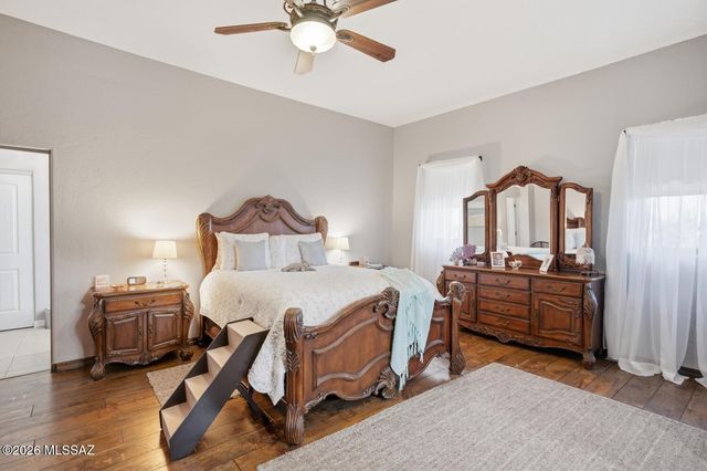 3040 W Camino Claveles, Tucson, AZ 85745