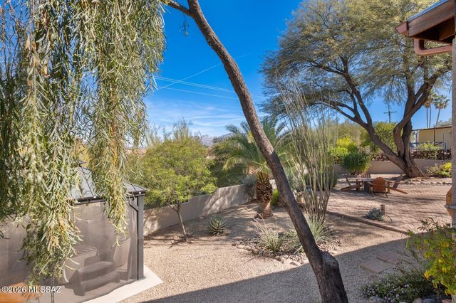 3040 W Camino Claveles, Tucson, AZ 85745