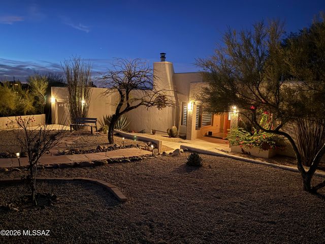 3040 W Camino Claveles, Tucson, AZ 85745