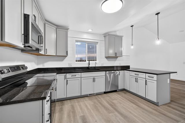 2081 S Francisco Road, Grass Lake, MI 49240