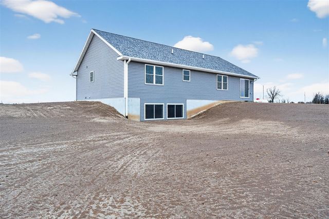 2081 S Francisco Road, Grass Lake, MI 49240