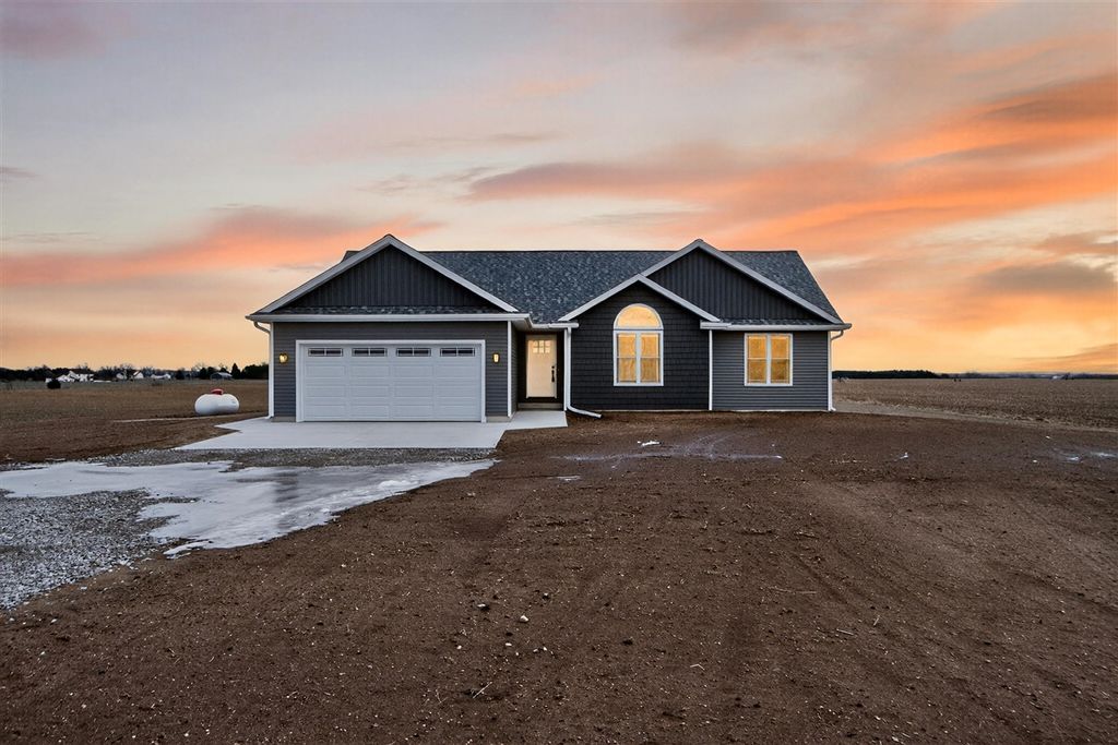 2081 S Francisco Road, Grass Lake, MI 49240