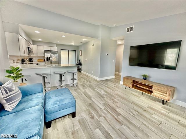 4903 Vincennes ST 210, Cape Coral, FL 33904