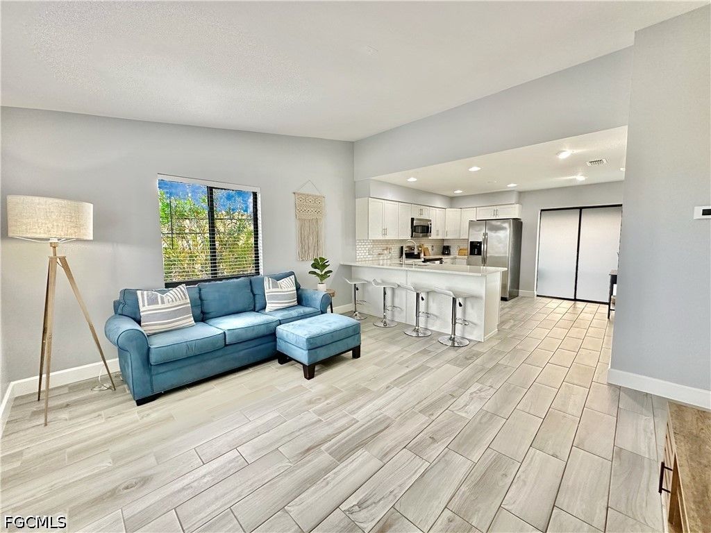 4903 Vincennes ST 210, Cape Coral, FL 33904