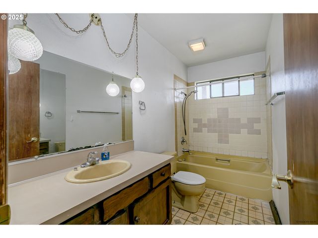 23205 S VIOLA WELCH Rd, Beavercreek, OR 97004
