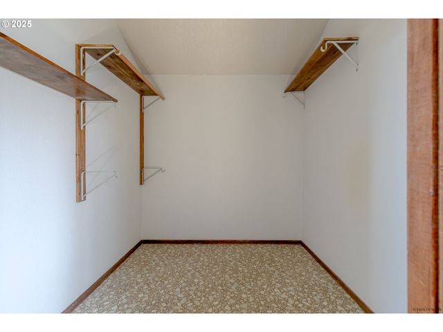 23205 S VIOLA WELCH Rd, Beavercreek, OR 97004