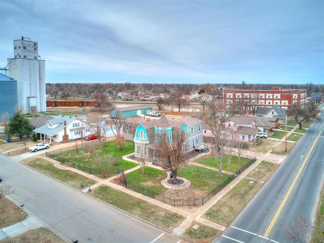 506 S Evans Avenue, El Reno, OK 73036