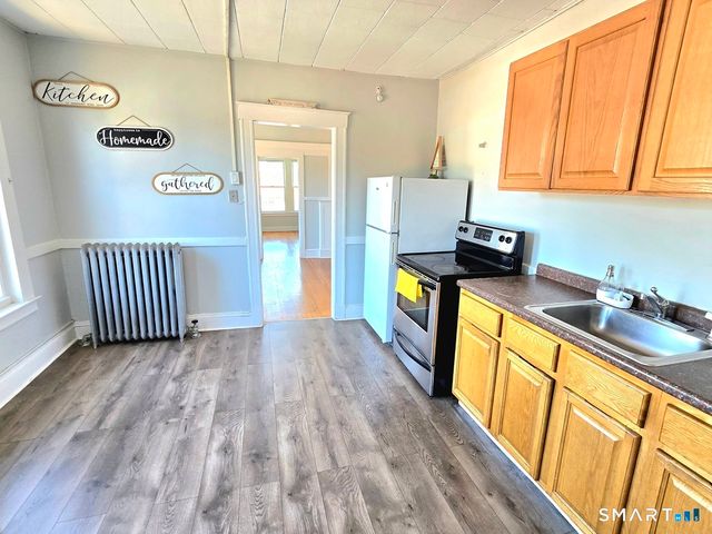 233 White Street 3rd Floor, Hartford, CT 06114