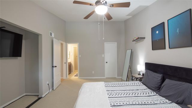 5711 Sugar Hill Drive 52, Houston, TX 77057