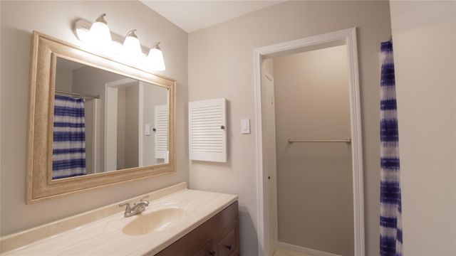 5711 Sugar Hill Drive 52, Houston, TX 77057