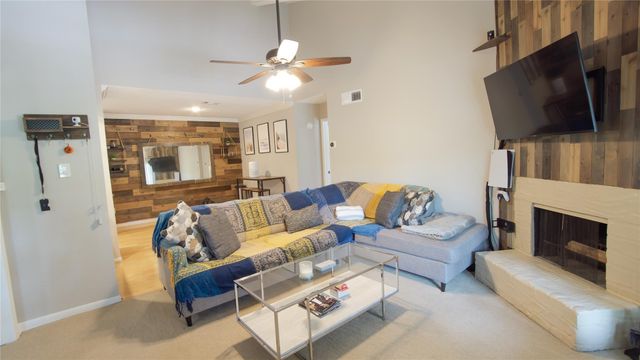 5711 Sugar Hill Drive 52, Houston, TX 77057